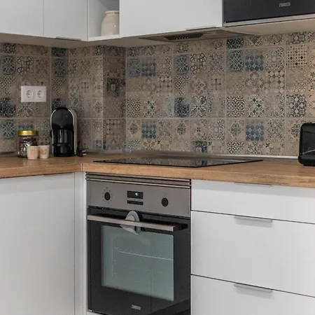 Lemon House - 400m From The - Wifi Lägenhet